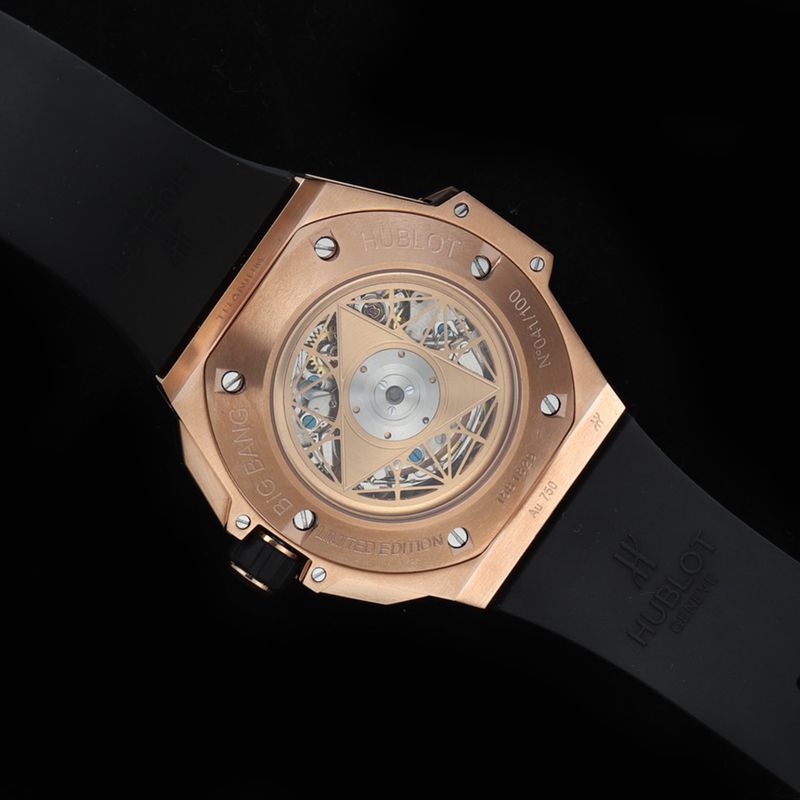 Hublot宇舶高仿手表全新BigBangSangBleuII刺青男士机械腕表