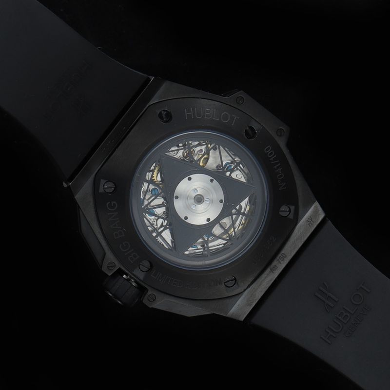 Hublot宇舶高仿手表全新BigBangSangBleuII刺青男士机械腕表